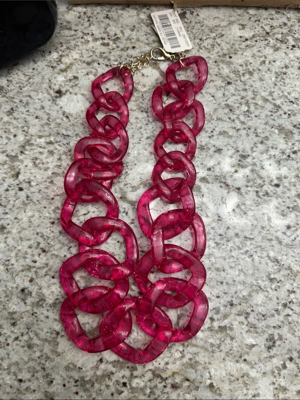 NWT Pink crackled Resin Link Necklace - Women's Statement necklace